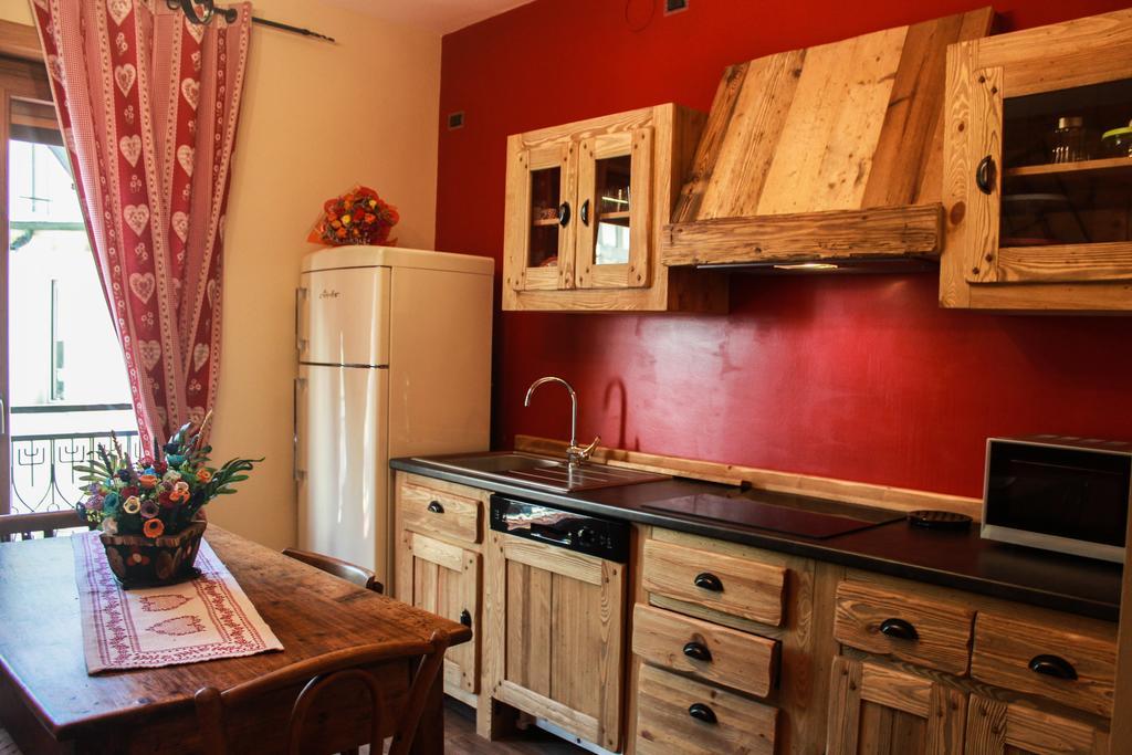 Apartamento Dimora Delle Alpi Aosta Exterior foto
